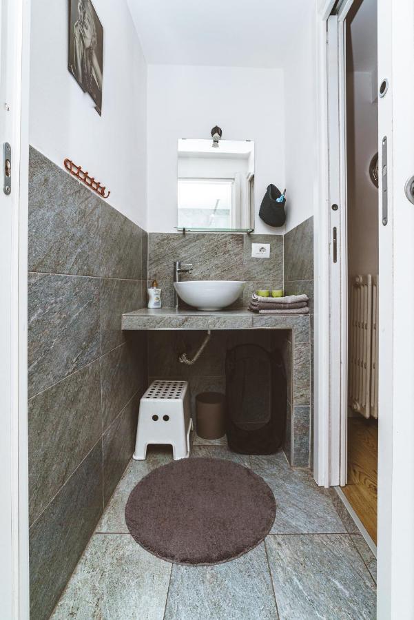Stagabin Little Loft Near Porta Susa Station And Subway تورينو المظهر الخارجي الصورة